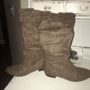 Brown boots